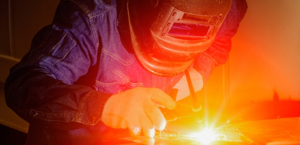 Understanding Fire Retardant Clothing: How Does Fire Retardant Clothing Work?